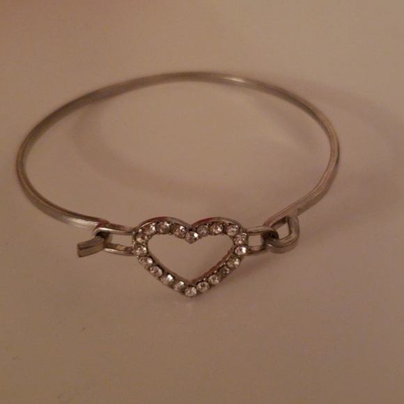 Heart bracelet - Picture 1 of 3